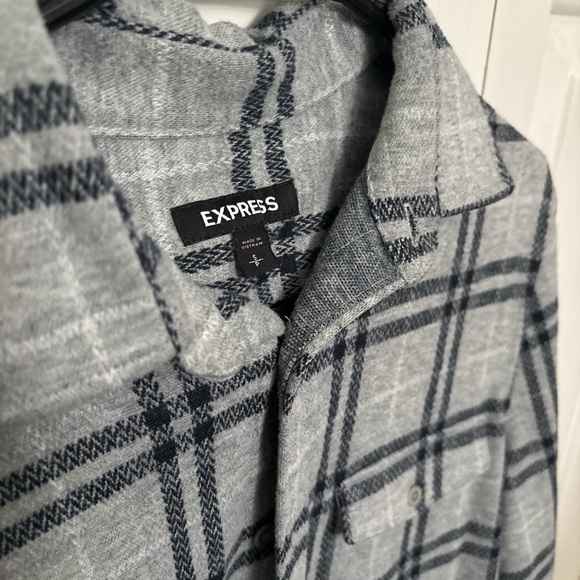 EXPRESS Gray Plaid Men’s Flannel Overshirt - Picture 3 of 3